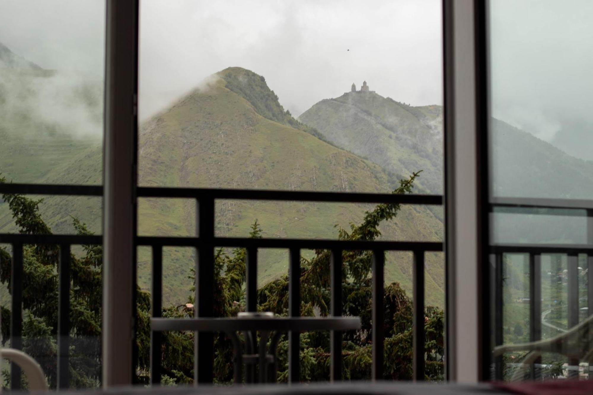 Planet Kazbegi Hotel Exterior photo