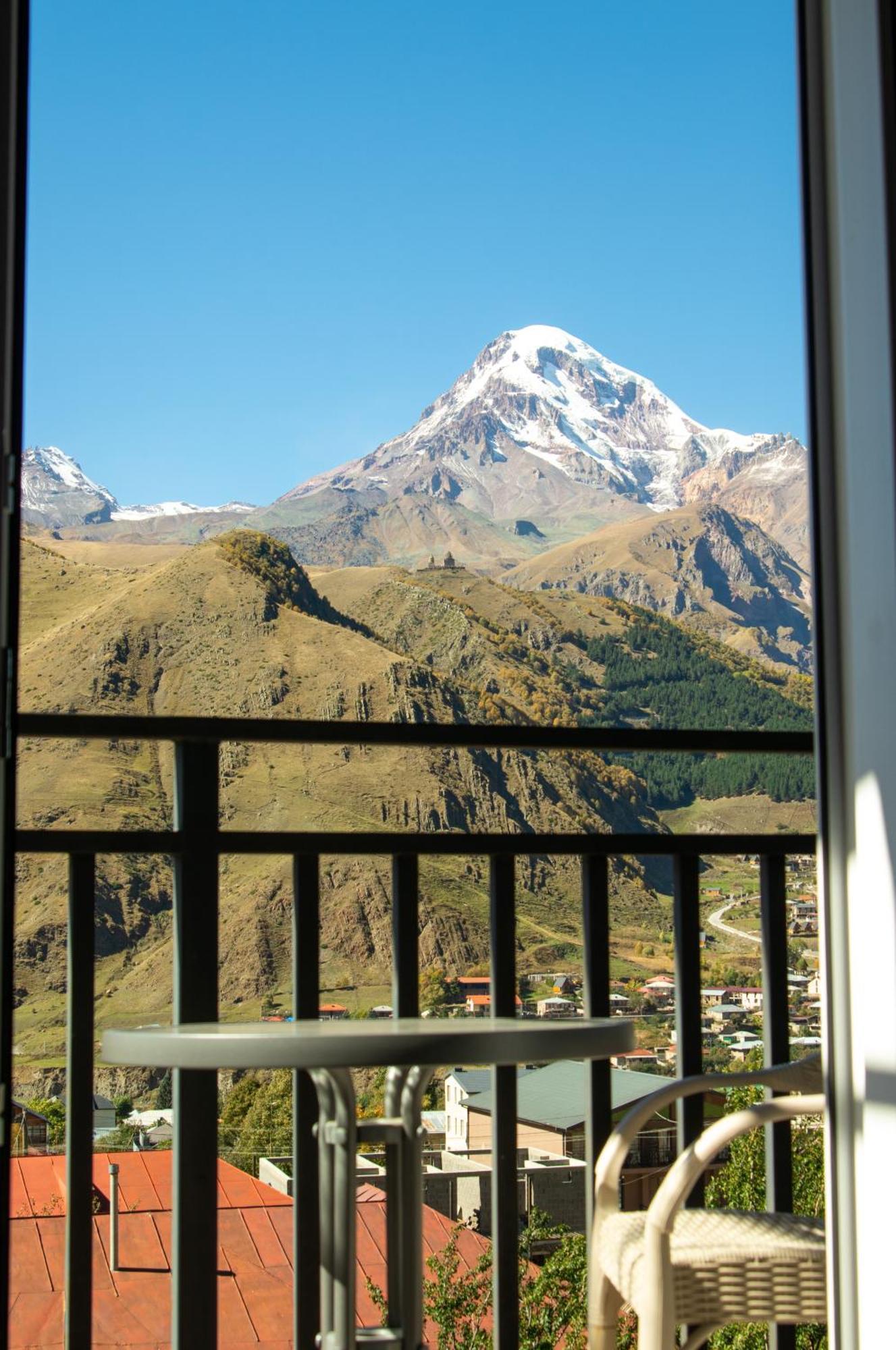 Planet Kazbegi Hotel Exterior photo